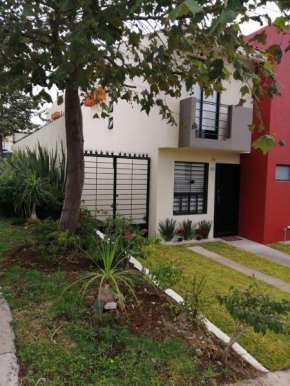Casa como nueva, cómoda y tranquila cerca del aeropuerto